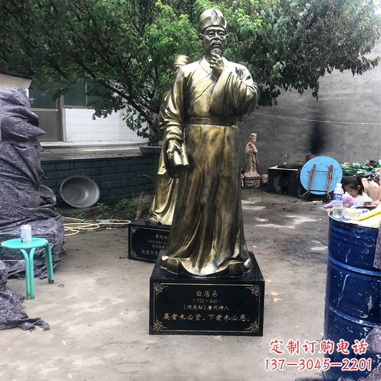 临沂白居易仿铜雕像经典中国古代诗人的艺术再现