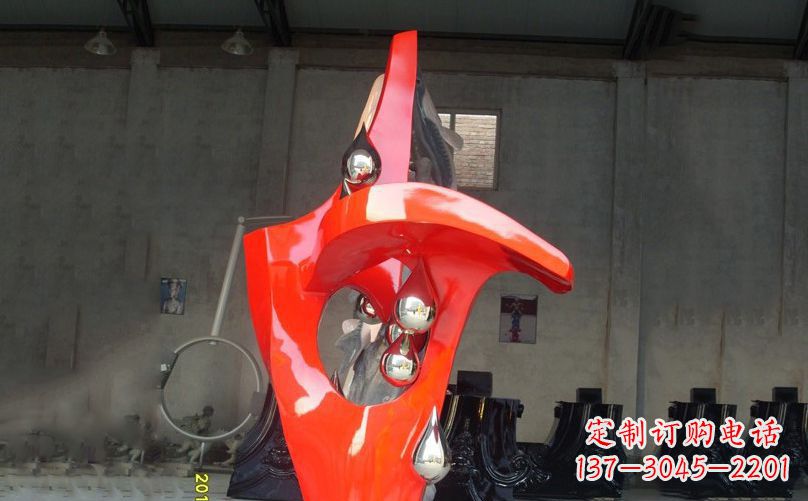 临沂不锈钢抽象水滴景观雕塑