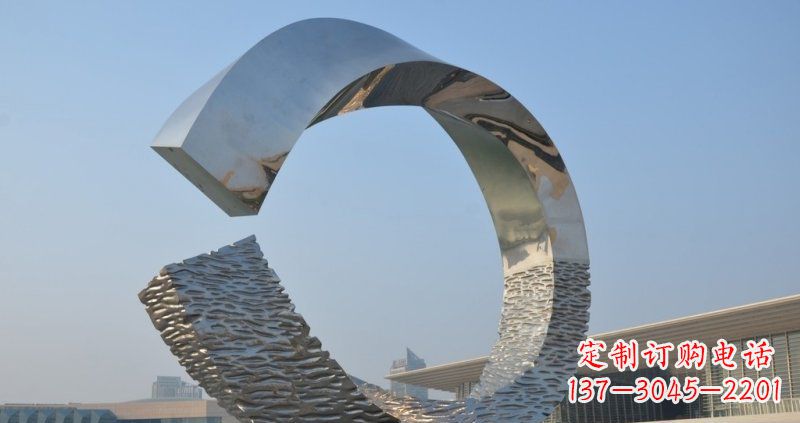 临沂不锈钢抽象圆环广场景观雕塑