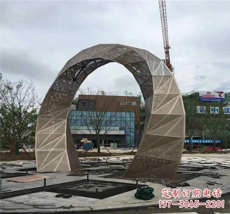 临沂不锈钢拱门雕塑精美外观,古典气息