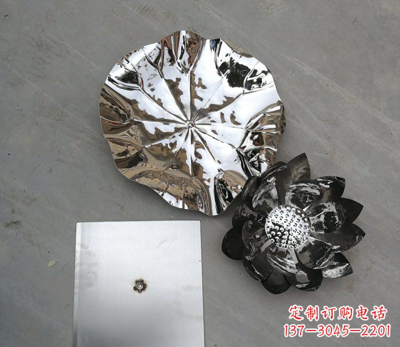 临沂不锈钢镜面荷叶公园景观雕塑