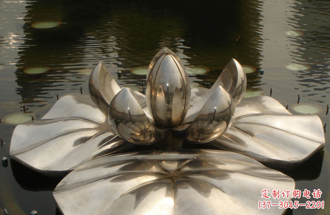 临沂不锈钢莲花雕塑绚丽多彩的艺术之美