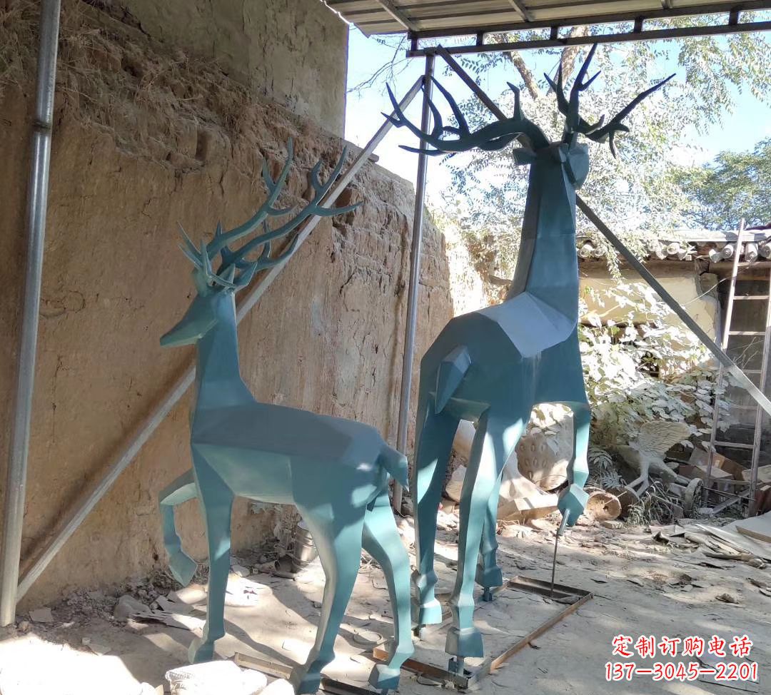 临沂不锈钢切面景观鹿雕塑——给景观增添优雅