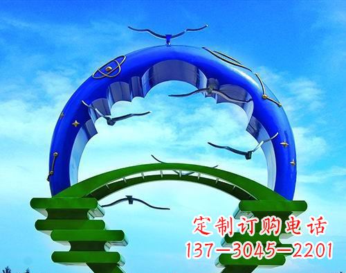 临沂海洋书籍雕塑——记忆中的校园美景
