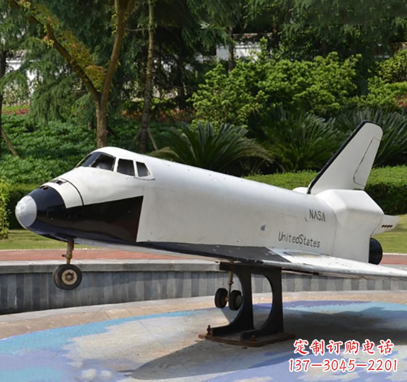 临沂不锈钢飞机雕塑给空中增添梦幻氛围
