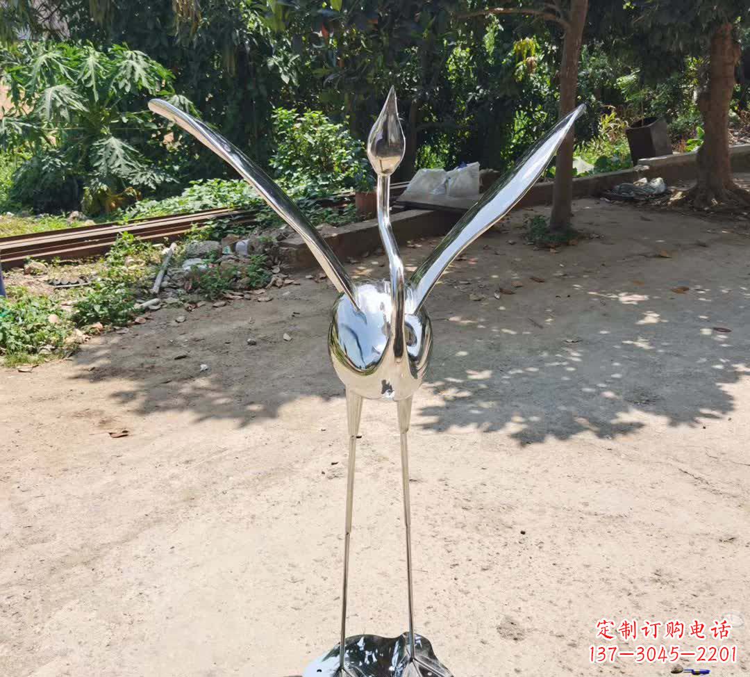 临沂不锈钢仙鹤雕塑——传承灵动之美