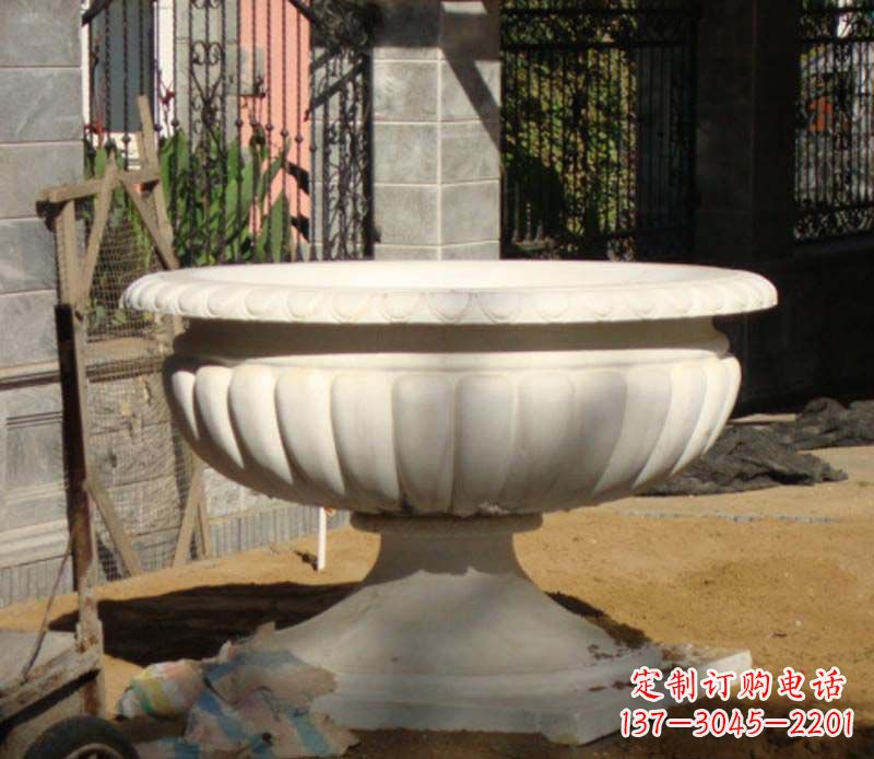临沂精美大理石花盆雕塑