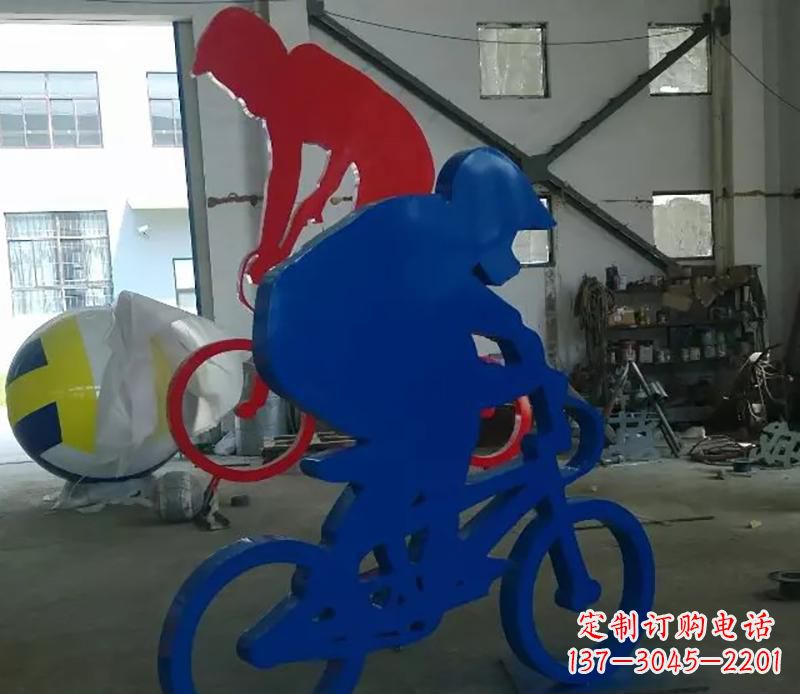 临沂公园不锈钢骑自行车运动人物雕塑
