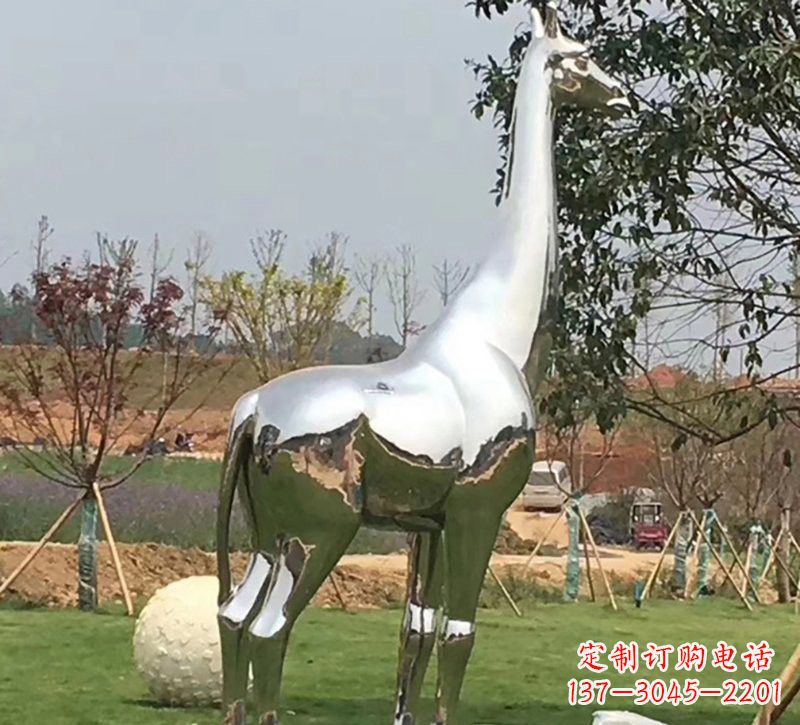 临沂公园不锈钢长颈鹿雕塑