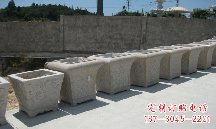 临沂大理石花盆石雕 – 在公园展现精美自然风貌