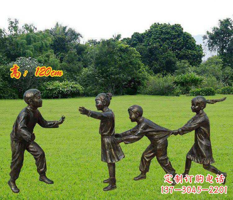 临沂公园玩老鹰捉小鸡的儿童小品铜雕 (2)