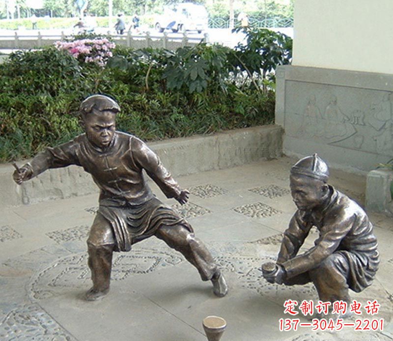 临沂玩陀螺的古代儿童铜雕