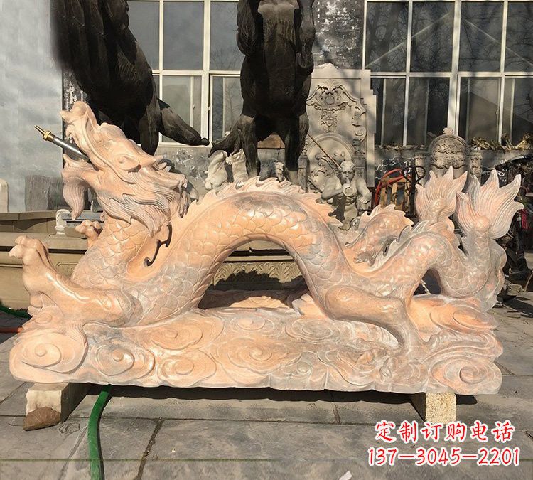 临沂晚霞红石雕喷水龙