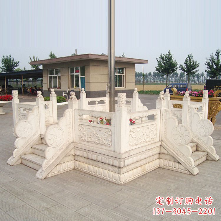 临沂学校校园芝麻白广场升旗台