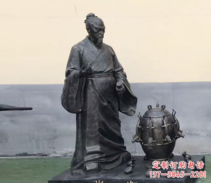 临沂学校张衡和地动仪铜雕