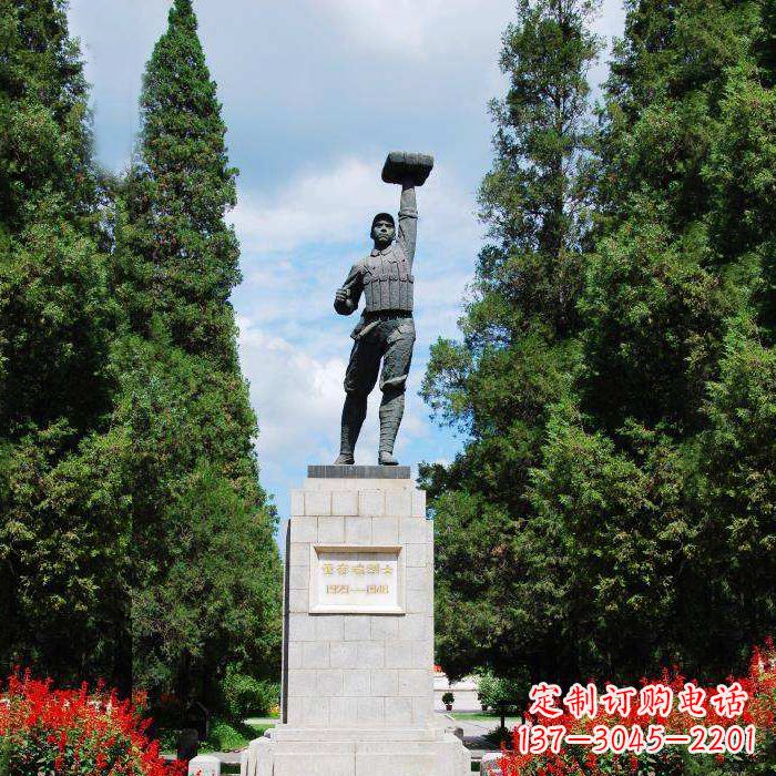 临沂战斗英雄董存瑞雕塑-景区园林英雄人物景观雕塑