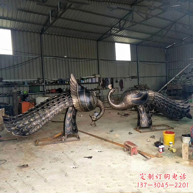 临沂铸铜孔雀雕塑